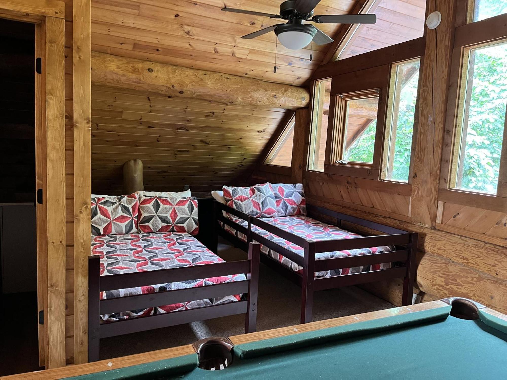 Infinite Views - Secluded With Mountain Views Cabin แกตลิงเบิร์ก ภายนอก รูปภาพ